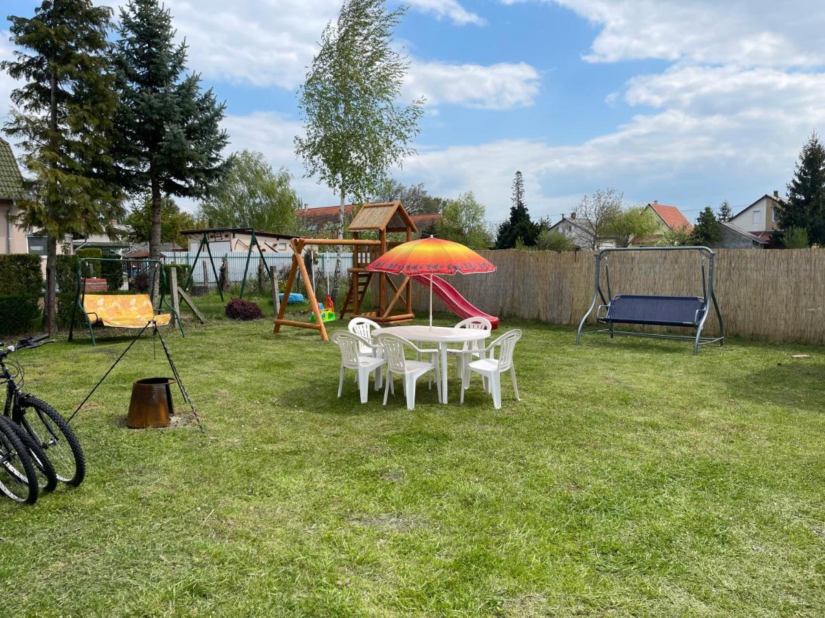 Valentina Apartman Balatonmariafurdo Exterior photo